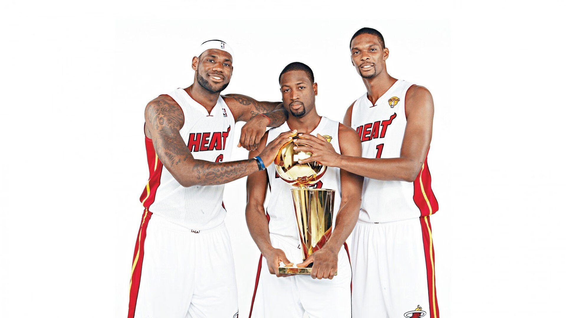 当智利铜矿的哨声吹响，NBA季后赛与爱尔兰草地的遥远共鸣