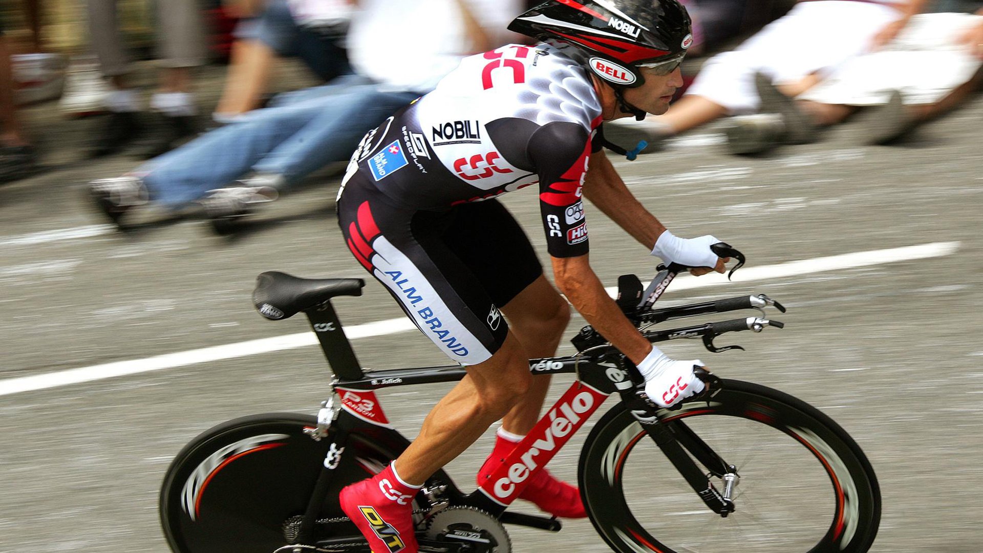 穆勒一锤定音,德国战车碾过乌拉圭铁壁