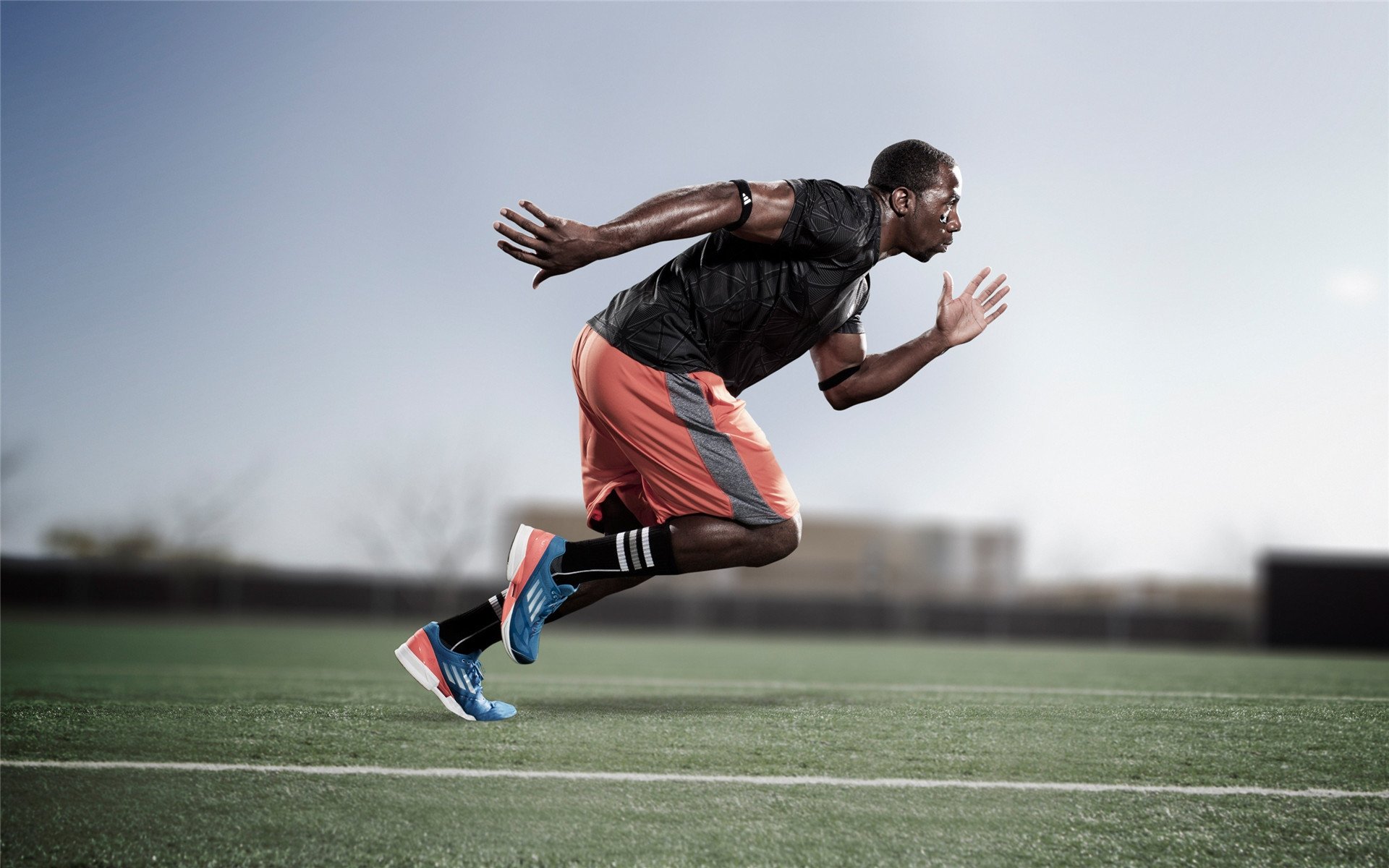 赛道与球场，速度与力量的跨界交锋